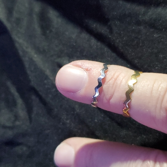 Silver and Gold Toe Rings - Picture 2 of 3